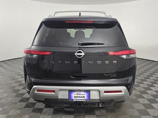 2025 Nissan Pathfinder Platinum 4WD