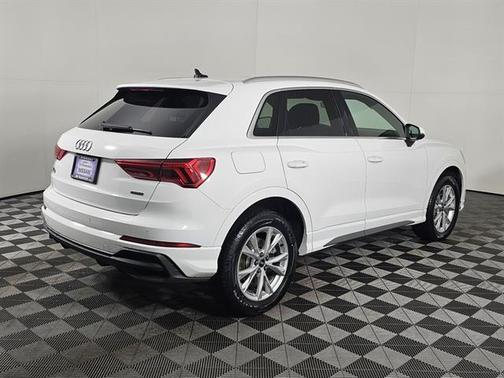 2023 Audi Q3 Premium 45 TFSI S line quattro Tiptronic