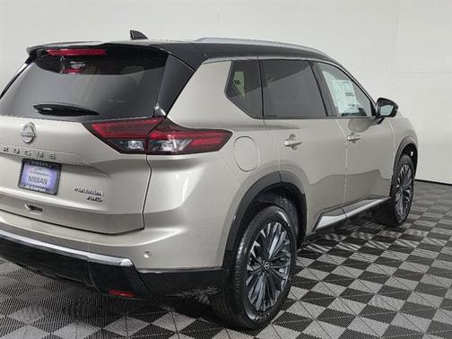 Champagne Silver Metallic/Super Black 2026 Nissan Rogue Platinum