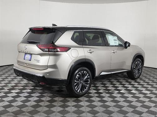 Champagne Silver Metallic/Super Black 2026 Nissan Rogue Platinum