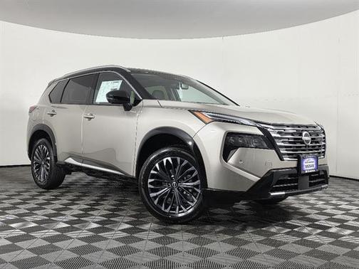 Champagne Silver Metallic/Super Black 2026 Nissan Rogue Platinum