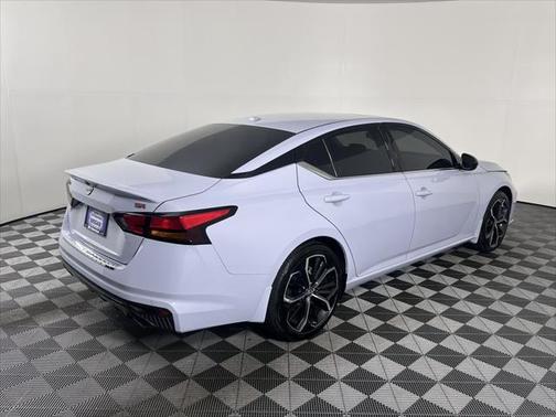 2023 Nissan Altima SR FWD