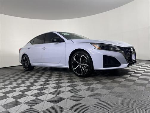 2023 Nissan Altima SR FWD