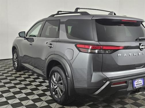 2025 Nissan Pathfinder SV 4WD