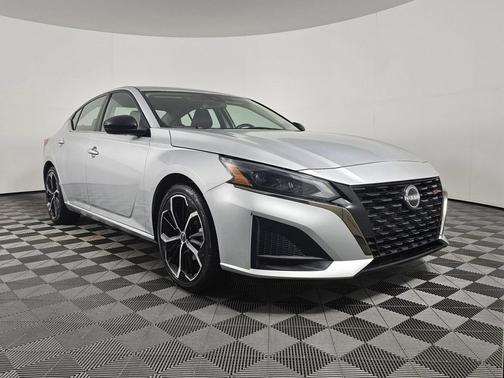2023 Nissan Altima SR FWD