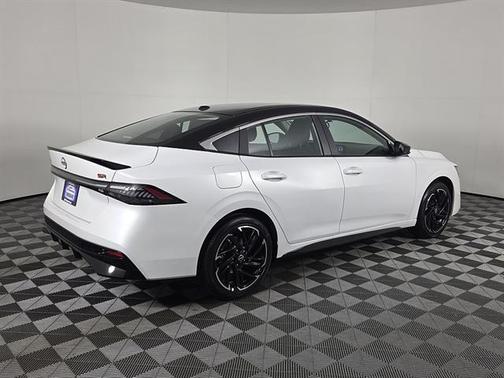 Aspen White Tricoat/Super Black 2026 Nissan Sentra SR
