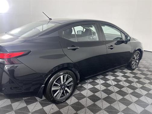 Super Black 2025 Nissan Versa 1.6 S