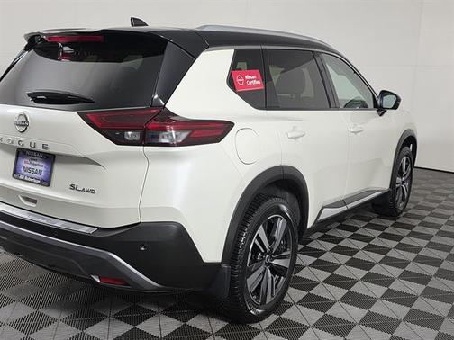 WHITE 2023 Nissan Rogue SL
