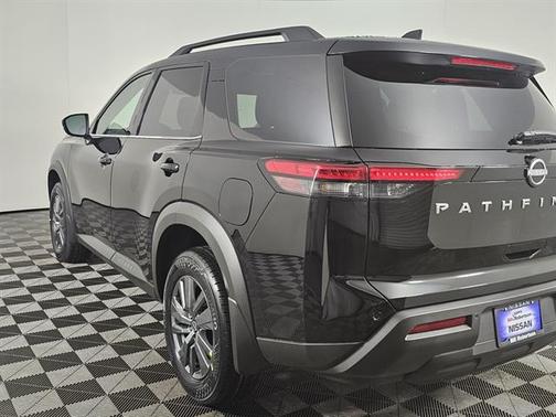 2025 Nissan Pathfinder SV 4WD