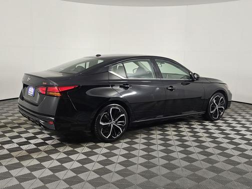 2023 Nissan Altima SR FWD