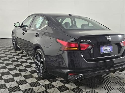 2023 Nissan Altima SR FWD