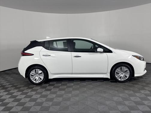 2025 Nissan Leaf S