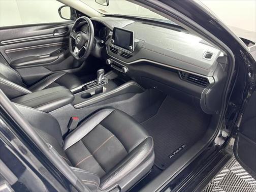 2020 Nissan Altima SR FWD