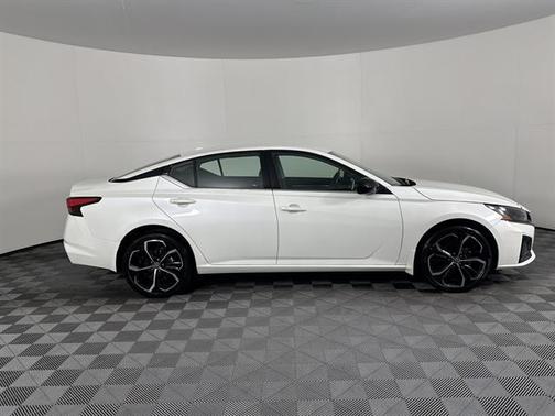 2024 Nissan Altima SR Intelligent AWD