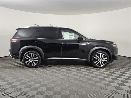 2025 Nissan Pathfinder Platinum 4WD