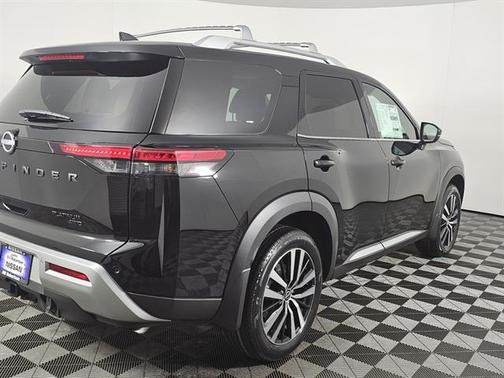 2025 Nissan Pathfinder Platinum 4WD