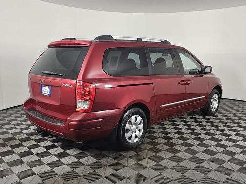 2008 Hyundai Entourage GLS