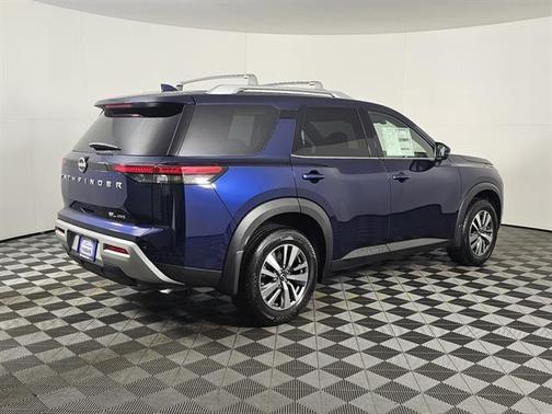 2025 Nissan Pathfinder SL 4WD
