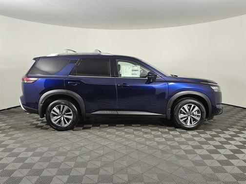 2025 Nissan Pathfinder SL 4WD