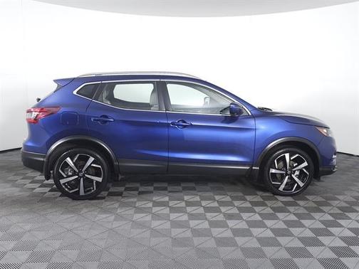 2022 Nissan Rogue Sport SL