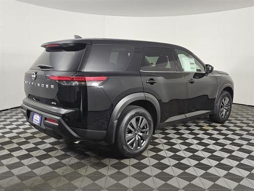 2025 Nissan Pathfinder S 4WD