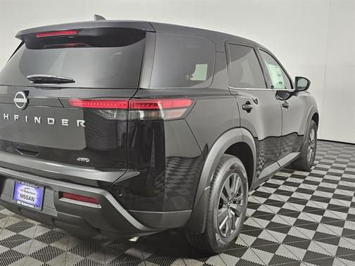 2025 Nissan Pathfinder S 4WD