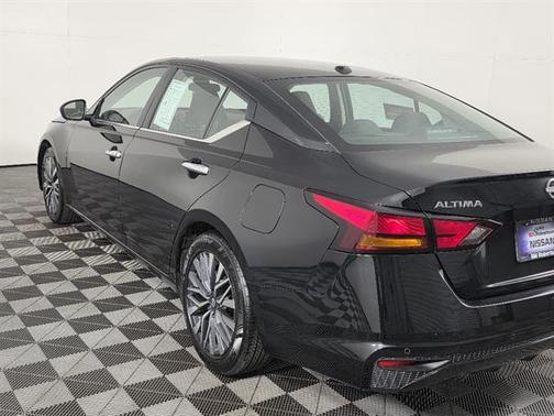 Super Black 2024 Nissan Altima 2.5 SV