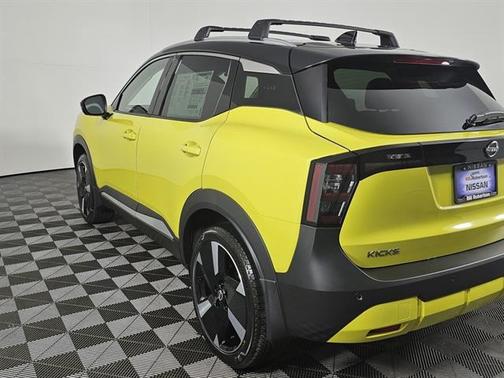 2025 Nissan Kicks SR