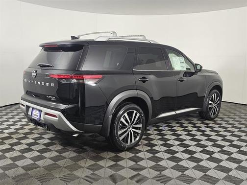 2025 Nissan Pathfinder Platinum 4WD