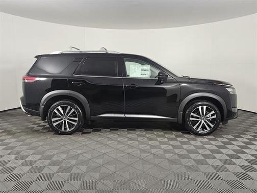2025 Nissan Pathfinder Platinum 4WD