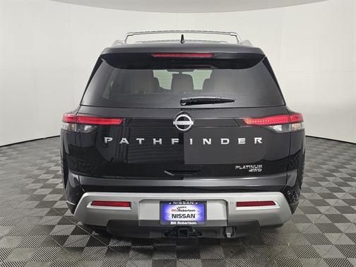 2025 Nissan Pathfinder Platinum 4WD