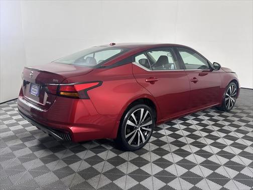 2022 Nissan Altima SR Intelligent AWD