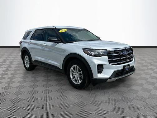 SPACE WHITE METALLIC 2026 Ford Explorer ACTIVE