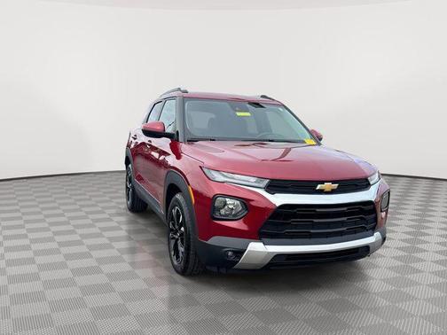 Scarlet Red Metallic 2021 Chevrolet Trailblazer LT