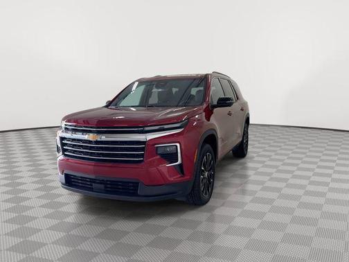 Radiant Red Tintcoat 2026 Chevrolet Traverse LT