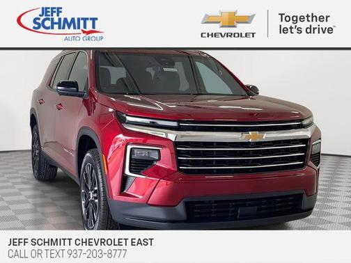 Radiant Red Tintcoat 2026 Chevrolet Traverse LT