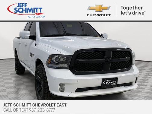 2017 RAM 1500 Night Crew Cab 4x4 5'7' Box