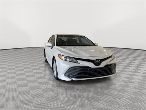 2020 Toyota Camry Hybrid XLE