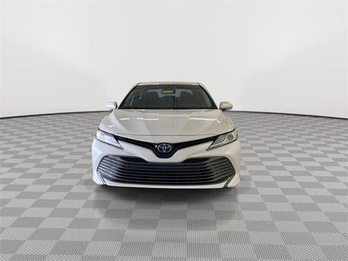 2020 Toyota Camry Hybrid XLE