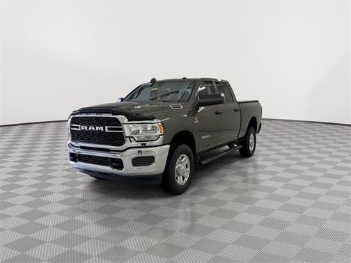 2022 RAM 2500 Tradesman Crew Cab 4x4 6'4' Box
