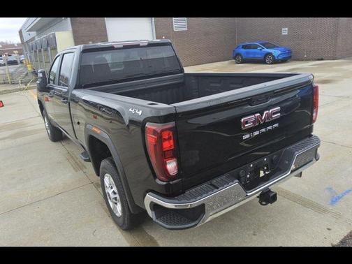 Onyx Black 2024 GMC Sierra 2500 Pro