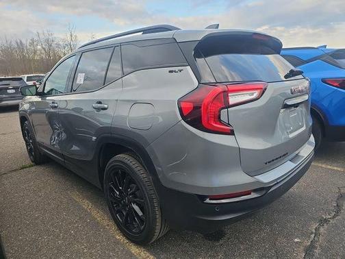 Sterling Metallic 2024 GMC Terrain SLT