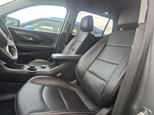 Sterling Metallic 2024 GMC Terrain SLT