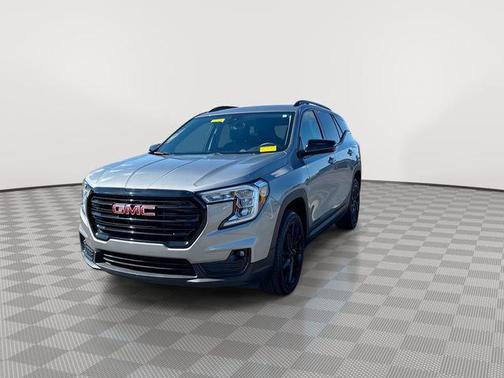 Sterling Metallic 2024 GMC Terrain SLT