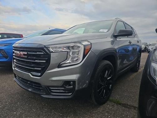 Sterling Metallic 2024 GMC Terrain SLT