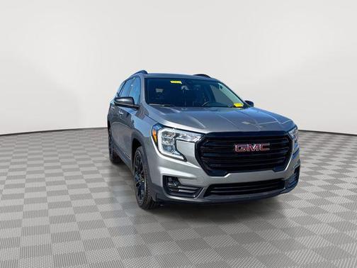 Sterling Metallic 2024 GMC Terrain SLT