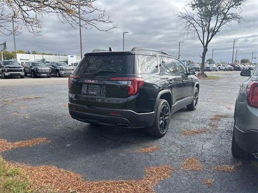 2023 GMC Acadia AWD SLT