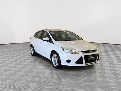 Oxford White 2014 Ford Focus SE