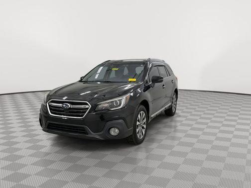 Crystal Black Silica 2018 Subaru Outback 3.6R Touring