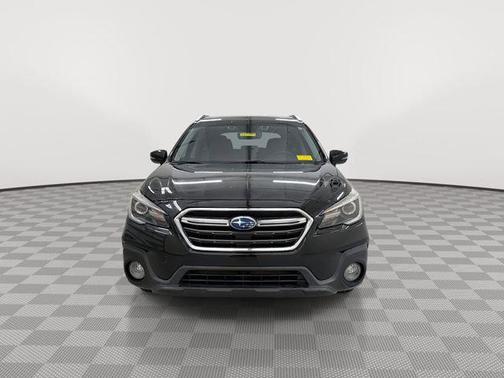 Crystal Black Silica 2018 Subaru Outback 3.6R Touring